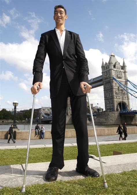 el hombre mas alto del mundo